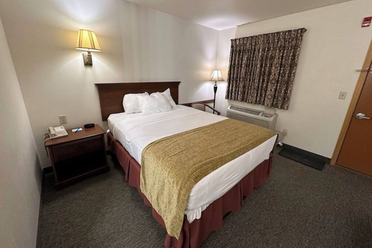 Habitación individual, 1 cama de matrimonio, no fumadores | Tabla de planchar con plancha y wifi gratis