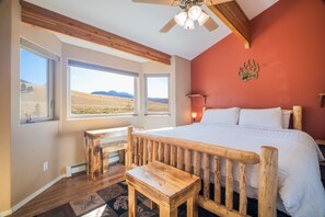 4 habitaciones, tabla de planchar con plancha, wifi y ropa de cama 