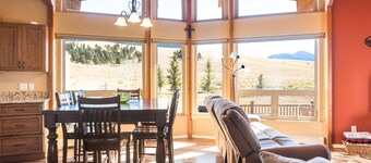 Elk View Lodge - Eagle Nest Cabin