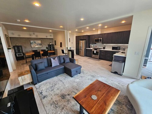 Quaint 1-bedroom condo on the lake in Oakland Lake Merritt area