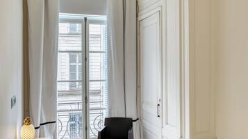 2 chambres, fer et planche Ă repasser, Wi-Fi, draps fournis