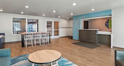 WoodSpring Suites Palm Springs – West Palm Beach