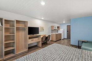 Suite, 1 Queen Bed, Accessible, Non Smoking