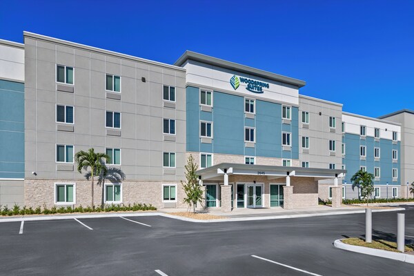 Woodspring Suites Palm Springs – West Palm Beach - Lake Worth, FL