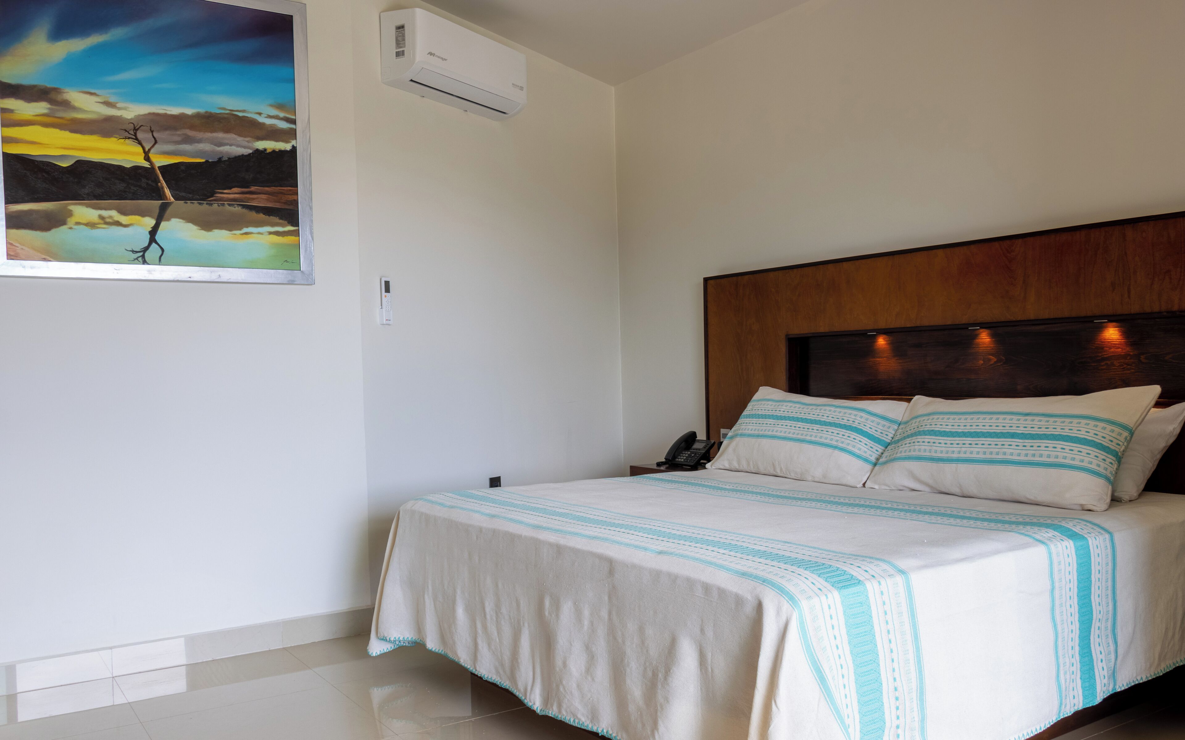Deluxe Suite, City View | Blackout drapes, iron/ironing board, free WiFi