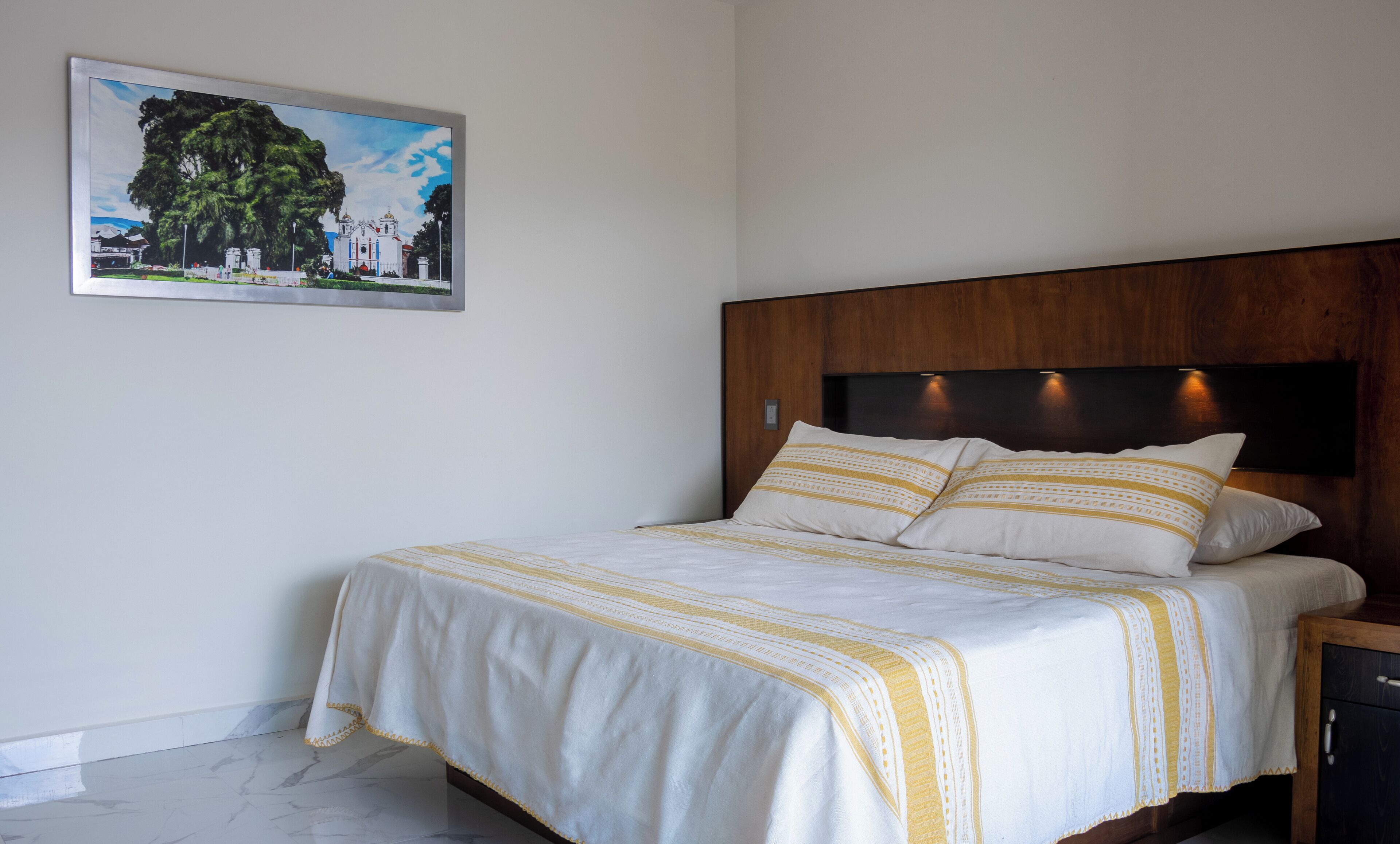 Deluxe Suite | Blackout drapes, iron/ironing board, free WiFi