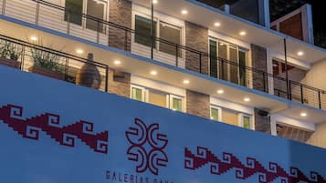 Vista frontal de la propiedad