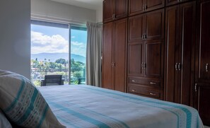 Deluxe-Suite, Stadtblick | Verdunkelungsvorhänge, Bügeleisen/Bügelbrett, kostenloses WLAN