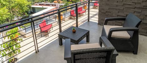 Deluxe Suite, City View | Terrace/patio
