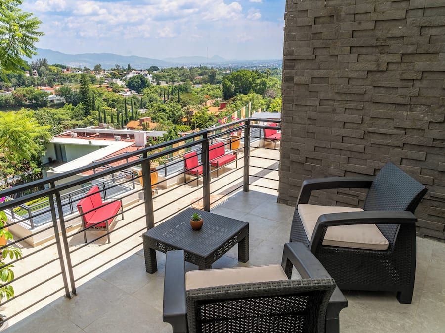 Deluxe Suite, City View | Terrace/patio