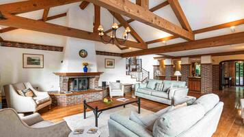 House | 6 bedrooms