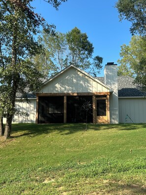 Exterior - 2-bedroom house in charming Oxford in serene setting (Oxford)