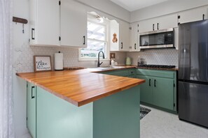 Mikroaaltouuni, uuni, liesi