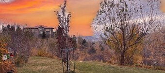 King bedroom. Spacious living room. Dining area with glorious view. Full kitchen