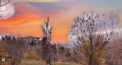 King bedroom. Spacious living room. Dining area with glorious view. Full kitchen