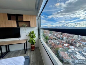 1 bedroom, bed sheets