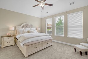 5 bedrooms, iron/ironing board, bed sheets