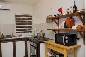 Estudio Confort, vista a la ciudad | Cocina privada