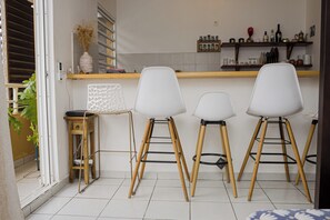 Estudio Confort, vista a la ciudad | Comedor