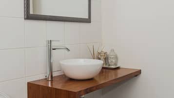 Estudio Confort, vista a la ciudad | Baño