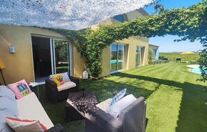 Terrace/patio - Nice home in Usclas-d'Hérault (Usclas-d'Hérault)