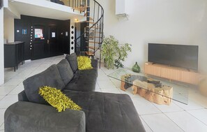 Living area - Lovely home in Usclas-d'Hérault (Usclas-d'Hérault)