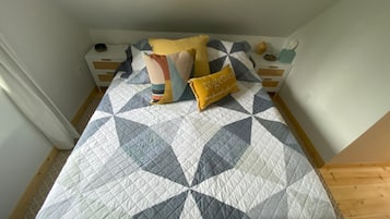 2 slaapkamers, een strijkplank/strijkijzer, wifi, beddengoed