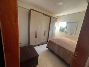 2 bedrooms, iron/ironing board, Internet, bed sheets