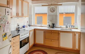 Fridge, stovetop, coffee/tea maker - 2 bedroom gorgeous home in Tranekær (Tranekær)