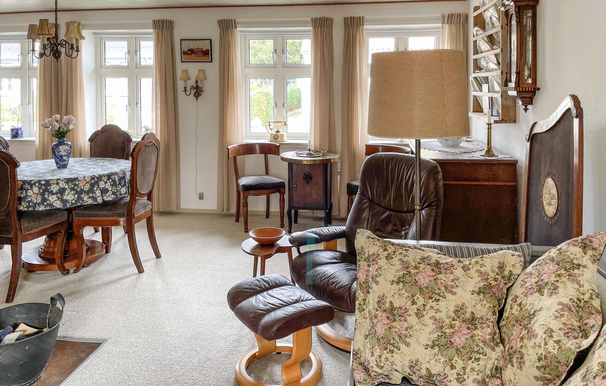 TV, fireplace, DVD player