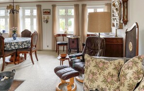 Fireplace - 2 bedroom gorgeous home in Tranekær (Tranekær)