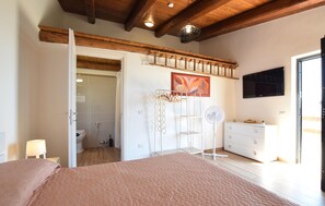 2 bedrooms, iron/ironing board, travel crib, free WiFi