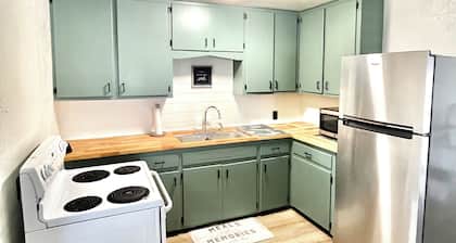 Amazing 3-bedroom house with AC in Grants right off historic Route 66