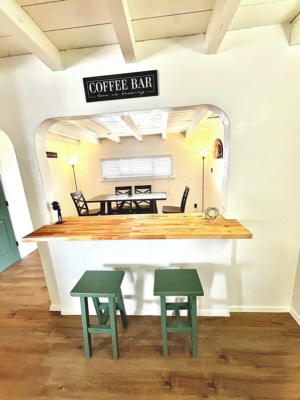 Dining - Amazing 3-bedroom house with AC in Grants right off historic Route 66 (Grants)