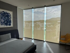 2 bedrooms, internet, bed sheets