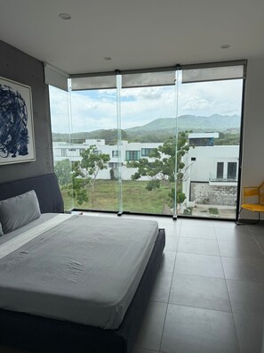 2 bedrooms, internet, bed sheets