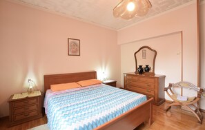 3 chambres, fer et planche à repasser, Wi-Fi gratuit, draps fournis