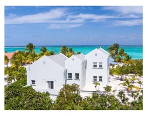 Exterior - Now avail! 3-bdrm House with pool in tranquil Whitby Haven w/beach & ocean views (Whitby)