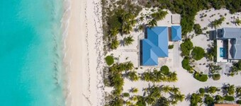 Now avail! 3-bdrm House with pool in tranquil Whitby Haven w/beach & ocean views