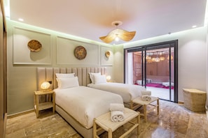 3 bedrooms, iron/ironing board, internet, bed sheets