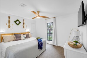 4 bedrooms, iron/ironing board, Internet, bed sheets