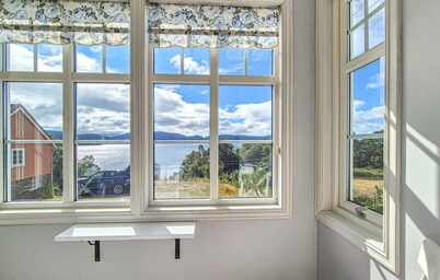 6 bedroom lovely home in Holmedal