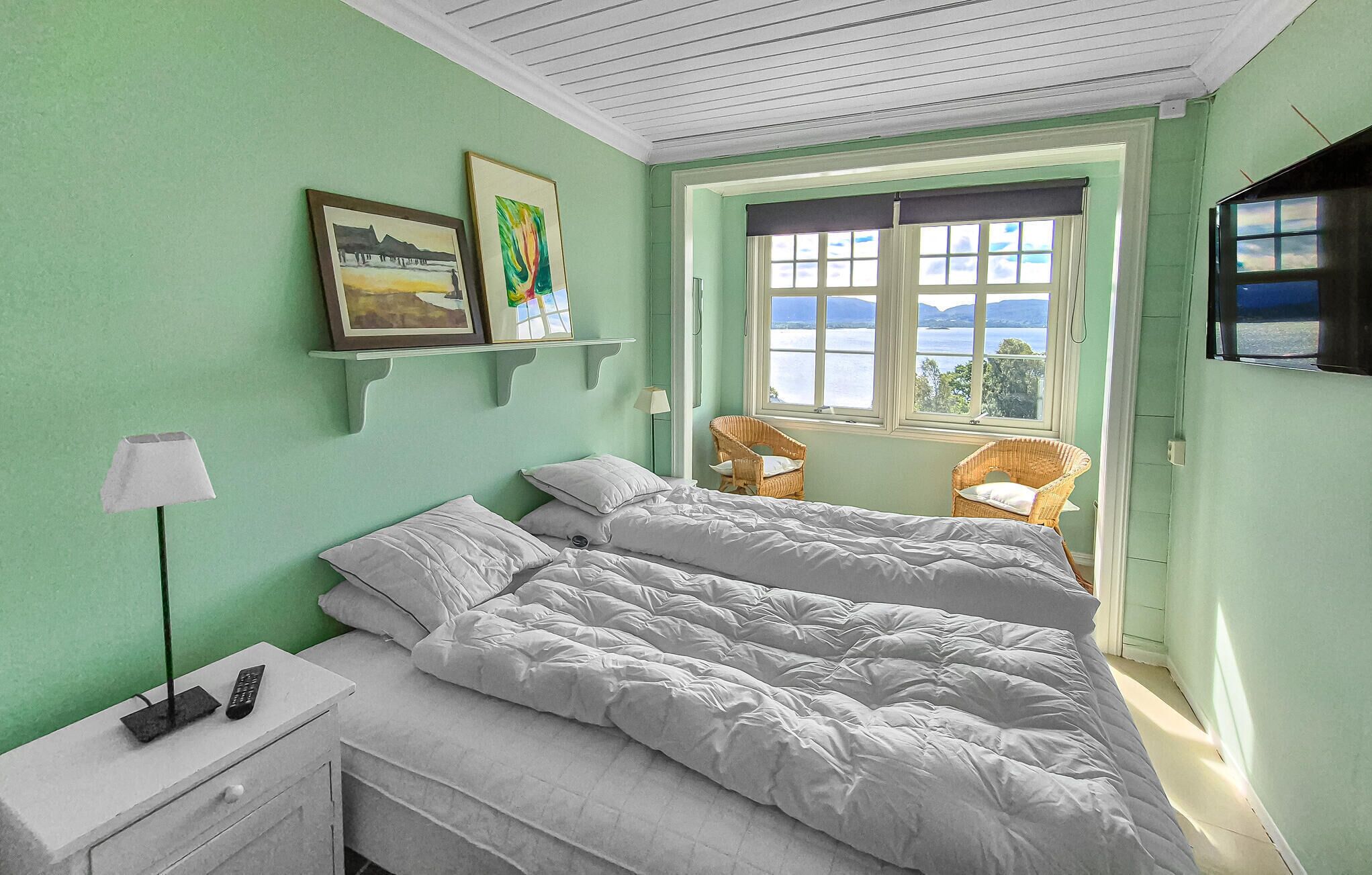 6 chambres, lit parapluie