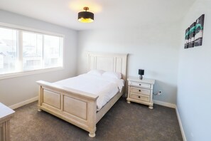 3 多间卧室、熨斗/熨衣板、免费 WiFi、床单