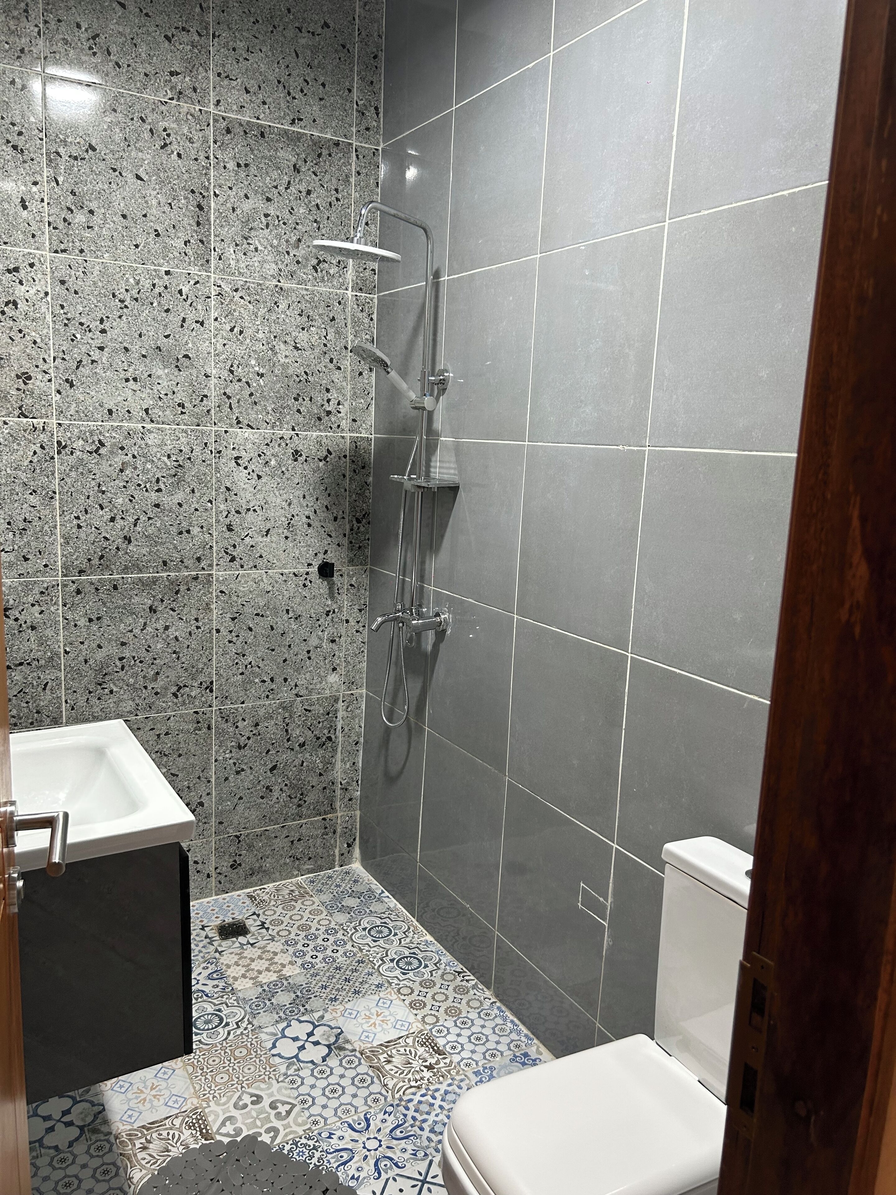 Bidet, towels, soap, toilet paper