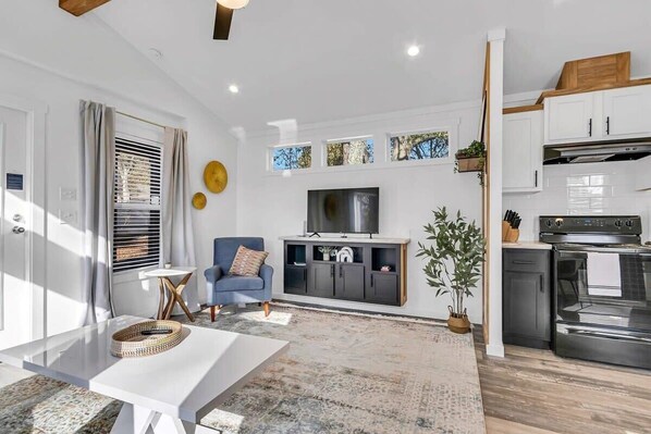 Huis, Meerdere bedden, terras, uitzicht op bergen (Byrd 2 Green Mountain Getaway) | Interieur