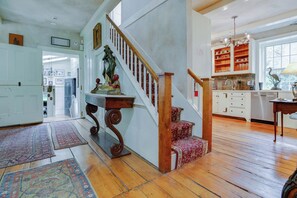 Interior - Toad Hall 1820s Historic Estate (Fly Creek)