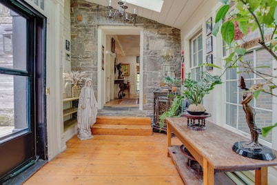 Toad Hall 1820s Historic Estate