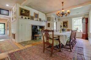 Dining - Toad Hall 1820s Historic Estate (Fly Creek)