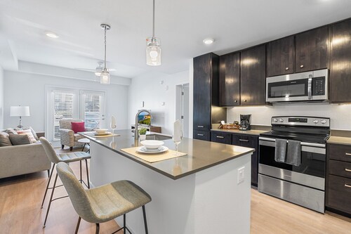 Modern NEW 1 BDRM 1 Bath apartment in beautiful Marble Falls mins to hospitals